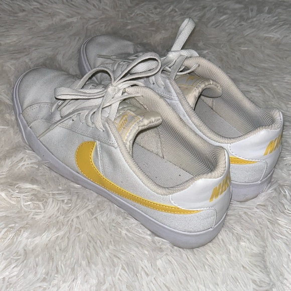 Nike shoes - Picture 5 of 6